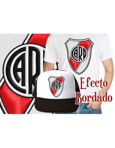 Combo Remera y Gorro Efecto Bordado